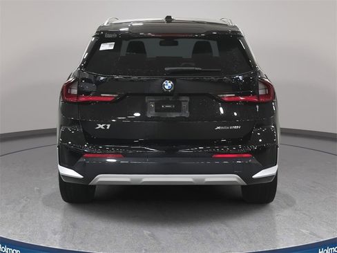 Certified 2025 BMW X1 xDrive28i w/ Technology Package image 6