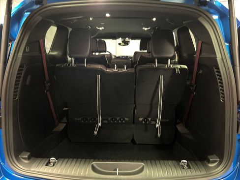 New 2027 Chrysler Pacifica Select FWD image 23