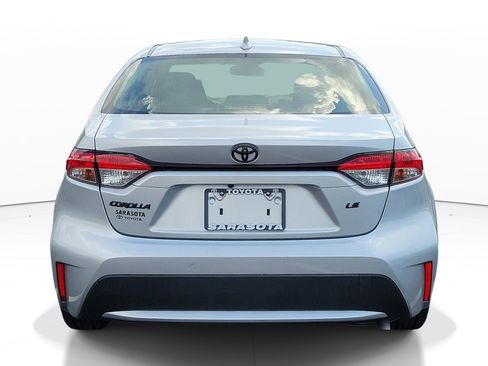 Used 2021 Toyota Corolla LE w/ LE Convenience Package image 5