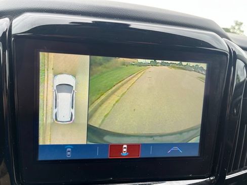 Used 2018 Chevrolet Traverse LT AWD/4WD image 9
