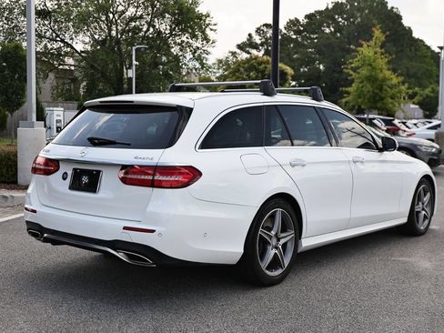 Used 2017 Mercedes-Benz E 400 4MATIC Wagon image 7