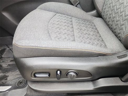 Used 2023 Chevrolet Equinox LT image 24