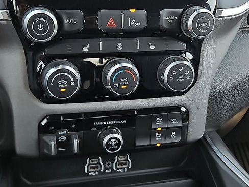 Used 2025 RAM 1500 Big Horn RWD image 27