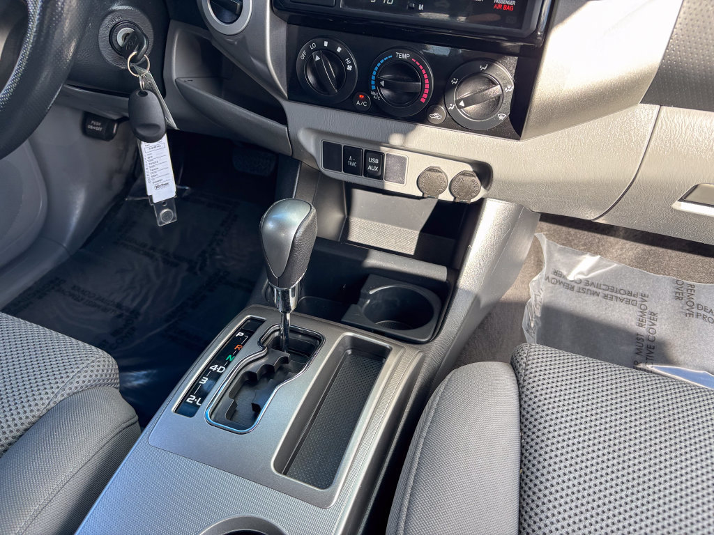 Used 2013 Toyota Tacoma 4x4 Access Cab V6 w/ TRD Off-Road Pkg image 28