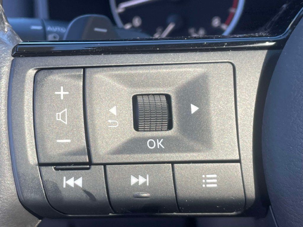Used 2023 Nissan Rogue SL w/ SL Premium Package FWD image 30