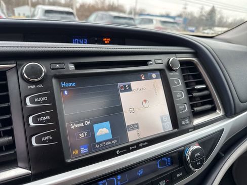 Used 2018 Toyota Highlander XLE image 14