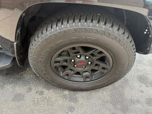 Used 2023 Toyota 4Runner TRD Off-Road Premium w/ Off Road Premium Plus Package image 10