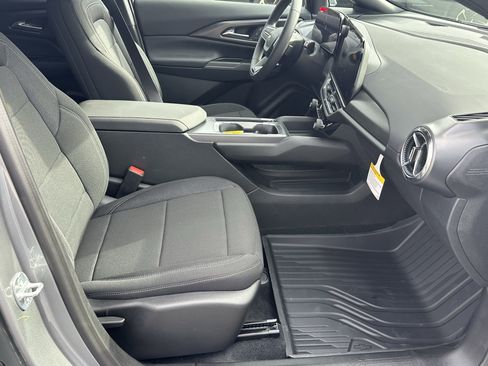 New 2026 Chevrolet Equinox EV LT image 15