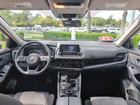 Used 2024 Nissan Rogue SV image 27