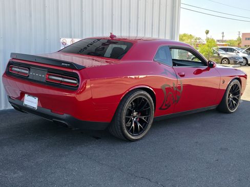 Used 2015 Dodge Challenger SRT Hellcat image 10