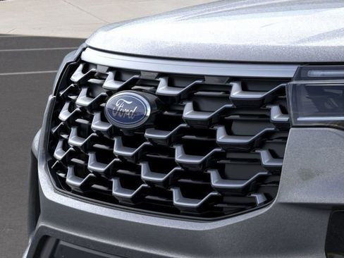 New 2026 Ford Explorer Platinum w/ LUX Leather Package image 17