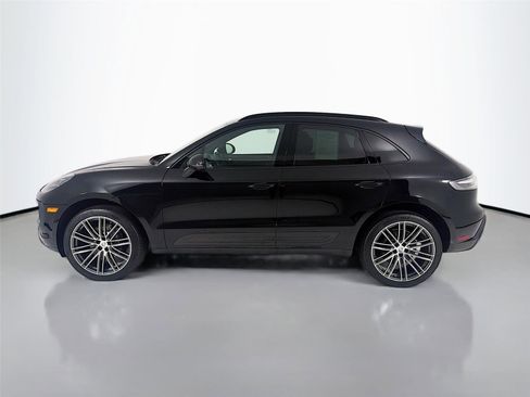 Used 2023 Porsche Macan AWD/4WD image 2