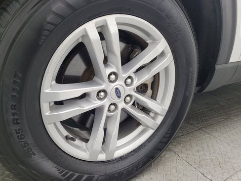 Used 2021 Ford Explorer XLT image 31