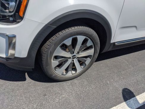 Used 2022 Kia Telluride EX w/ EX Premium Package image 5