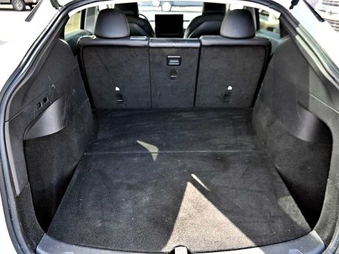 Used 2021 Tesla Model Y Long Range AWD/4WD image 9