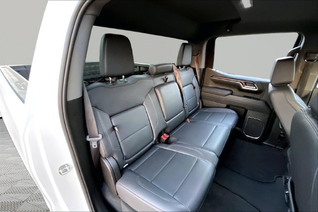 Used 2025 GMC Sierra 1500 SLT AWD/4WD image 17