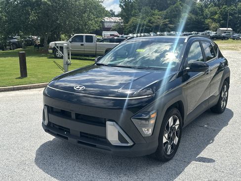 Used 2025 Hyundai Kona SEL FWD image 1