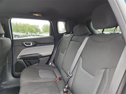 Certified 2024 Jeep Compass Sport image 15