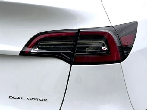 Used 2023 Tesla Model Y Long Range image 11