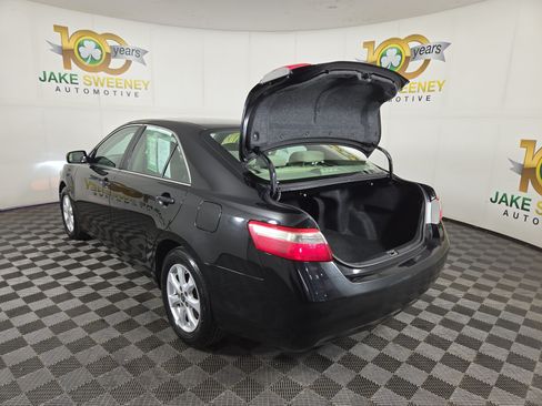 Used 2009 Toyota Camry LE FWD image 30