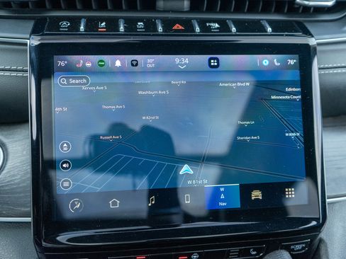 Used 2022 Jeep Grand Cherokee L Limited image 19