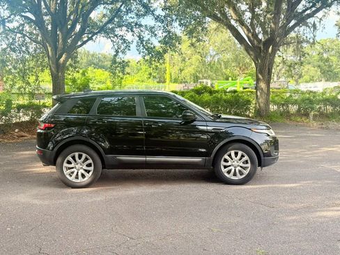 Used 2018 Land Rover Range Rover Evoque SE image 4