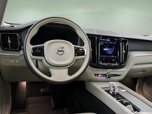 Certified 2023 Volvo XC60 T8 Ultimate image 21
