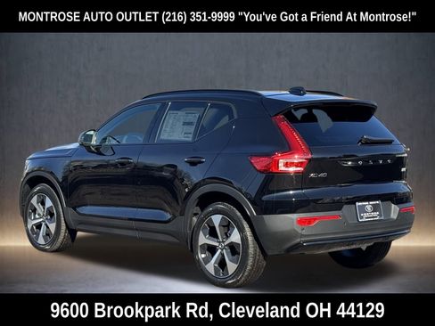 New 2026 Volvo XC40 B5 Core w/ Protection Package Premier image 3