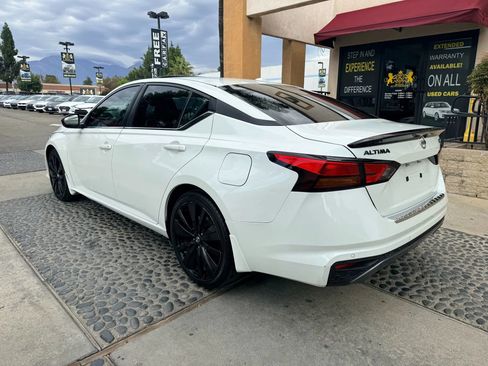 Used 2022 Nissan Altima 2.5 SR w/ Midnight Edition Package image 8