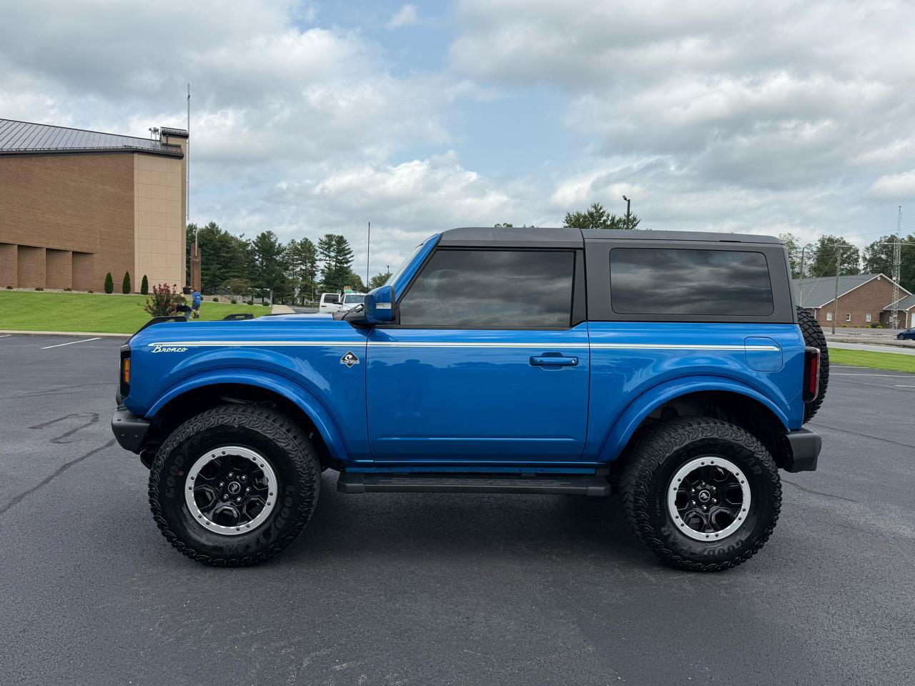 Used 2022 Ford Bronco Outer Banks w/ Sasquatch Package AWD/4WD image 4