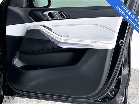 Used 2023 BMW X5 xDrive40i w/ M Sport Package image 25