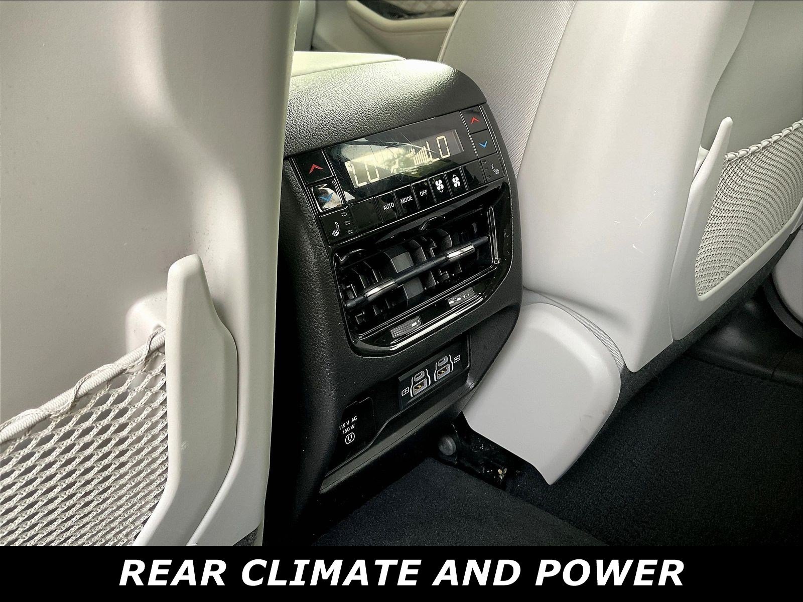 Used 2022 Jeep Grand Cherokee Summit w/ Advanced Protech Group IV AWD/4WD image 10