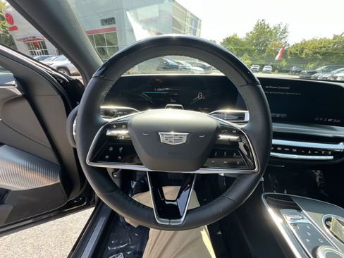 Used 2024 Cadillac Lyriq Sport AWD/4WD image 16