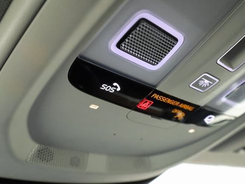 Used 2024 Volvo S60 B5 Plus image 17