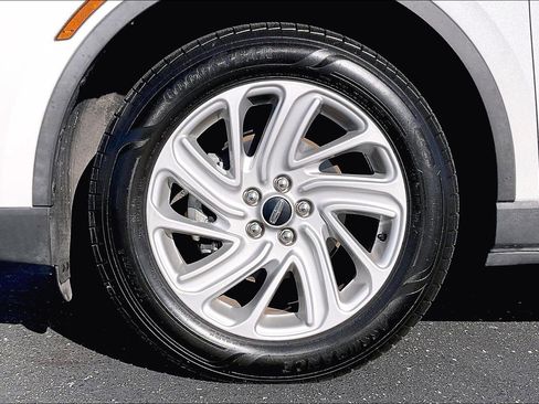 Used 2021 Lincoln Corsair FWD image 9