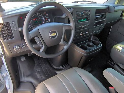 Used 2025 Chevrolet Express 2500 w/ Driver Convenience Package image 15