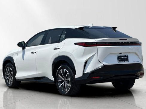Certified 2025 Lexus RZ 300e FWD image 4