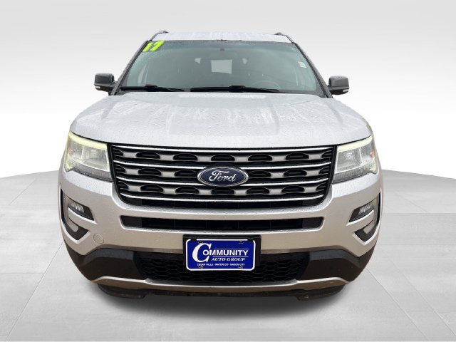 Used 2017 Ford Explorer XLT AWD/4WD image 10