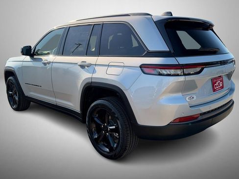 New 2026 Jeep Grand Cherokee Limited w/ Limited Altitude Package RWD image 4