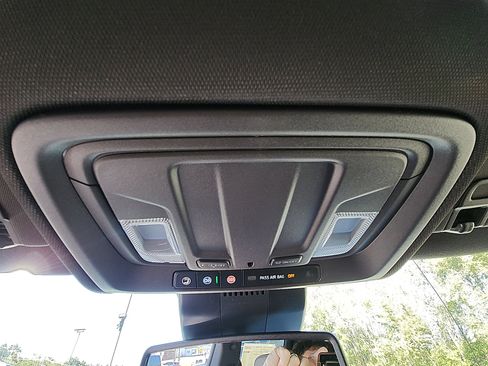 New 2026 GMC Sierra 1500 SLT w/ SLT Convenience Package image 26