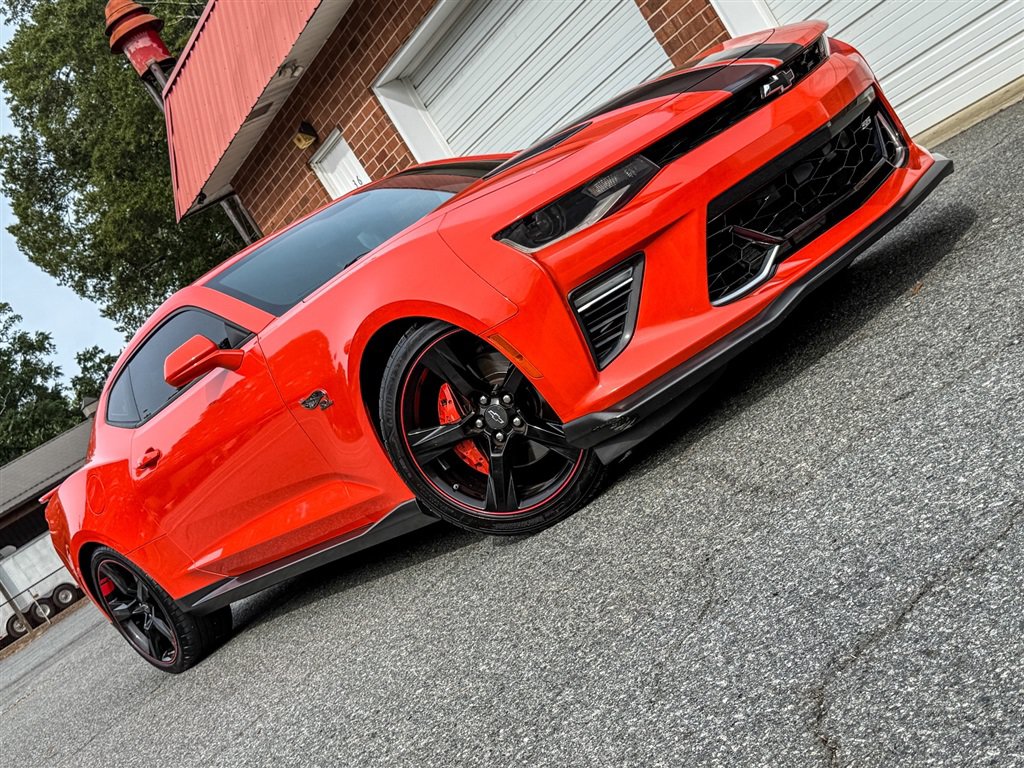 Used 2018 Chevrolet Camaro SS w/ Hot Wheels Edition RWD image 27