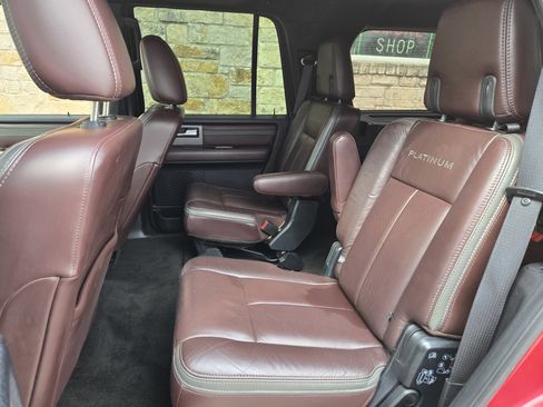 Used 2015 Ford Expedition Platinum image 7