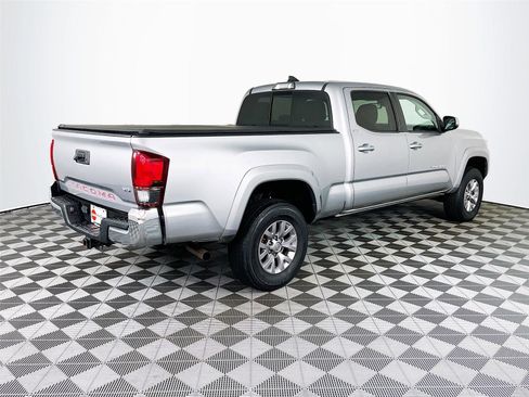 Used 2018 Toyota Tacoma SR5 image 9