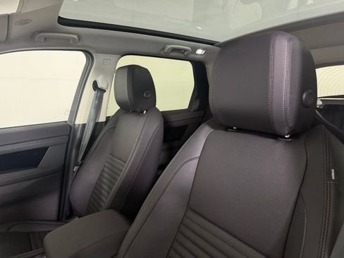 New 2025 Land Rover Discovery Sport S image 31