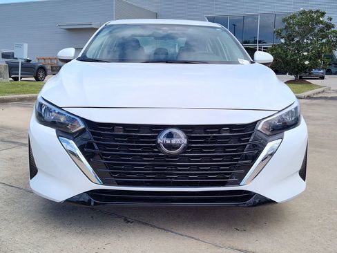 Used 2024 Nissan Sentra SV FWD image 15