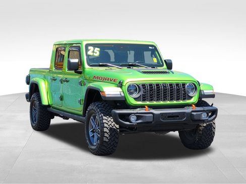 Used 2025 Jeep Gladiator Mojave AWD/4WD image 5