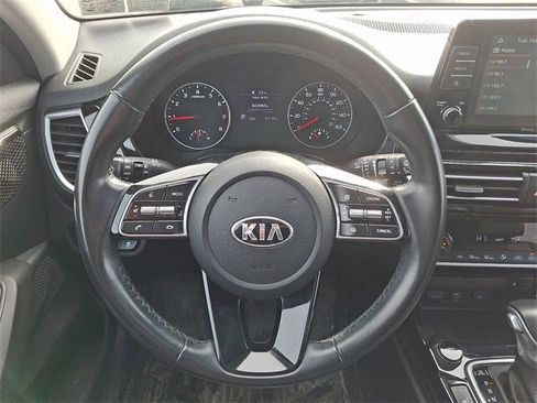 Used 2021 Kia Seltos EX image 18