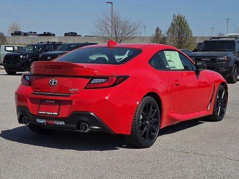New 2026 Toyota GR86 Premium RWD image 4