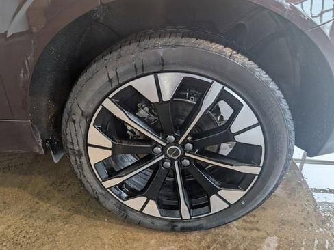 Used 2026 Volvo XC60 B5 Plus w/ Climate Package image 9