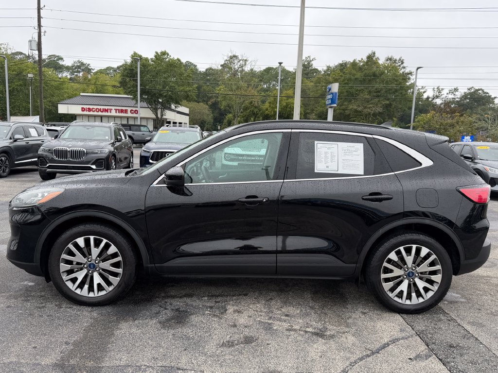 Used 2022 Ford Escape Titanium AWD/4WD image 2